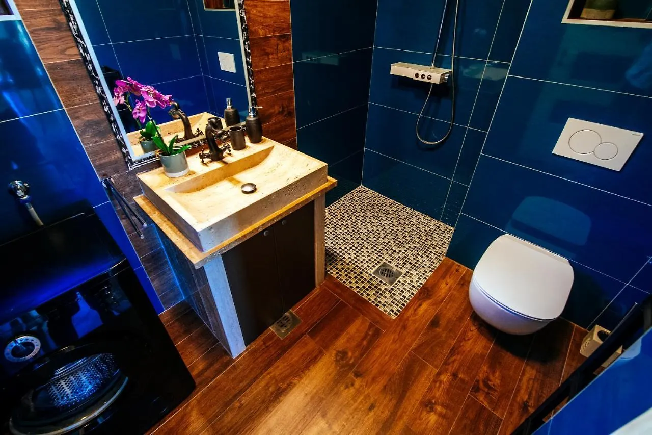 Apartment Serenity With Private Pool Near The Beach Poljana