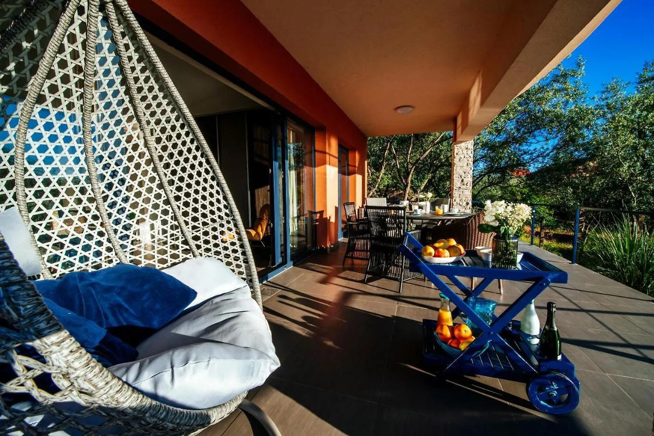 Apartment Serenity With Private Pool Near The Beach Poljana  Hırvatistan